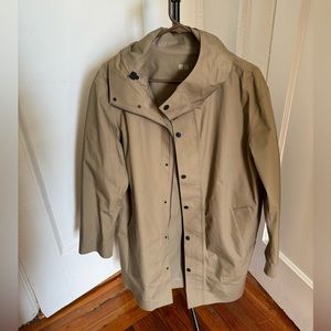 Uniqlo Men’s BLOCKTECH Rain Coat Size Small